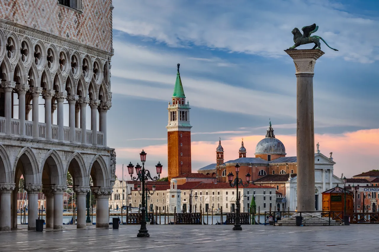 View from St Mark’s Square to the church of San Giorgio Maggiore with the Doge’s Palace