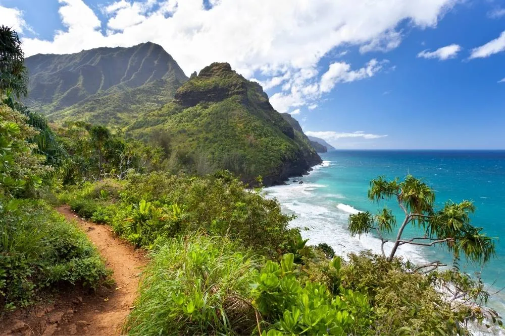Tengerparti kilátás a Kalalau Trail mentén - Shutterstock