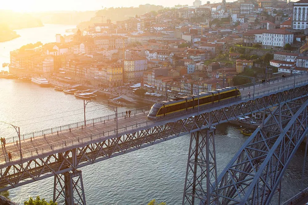View over Ponte Dom Luis — Shutterstock