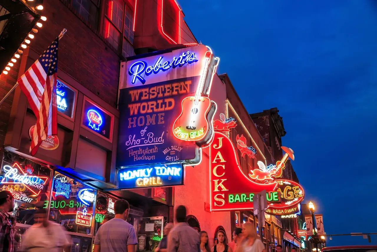 The District has earned Nashville the nickname Music City – f11photo / Shutterstock