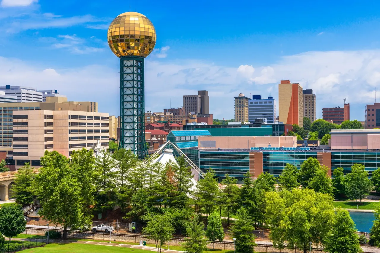 Knoxville tiene todo lo que esperarías de un pueblo pero a gran escala y sin perder ese punto acogedor — Shutterstock 8 ciudades en las que realmente podrás tomarte un respiro