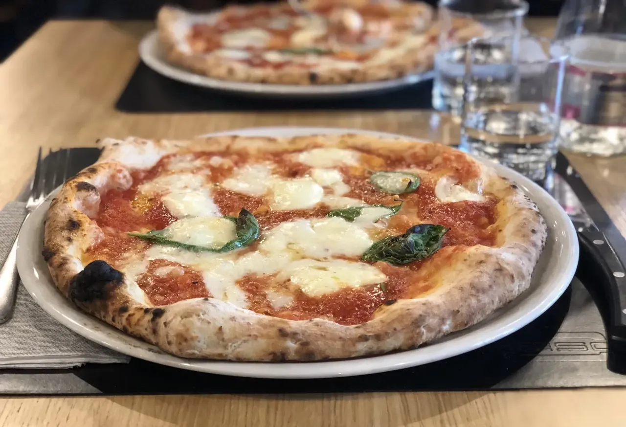 Tradycyjna pizza neapolitańska
