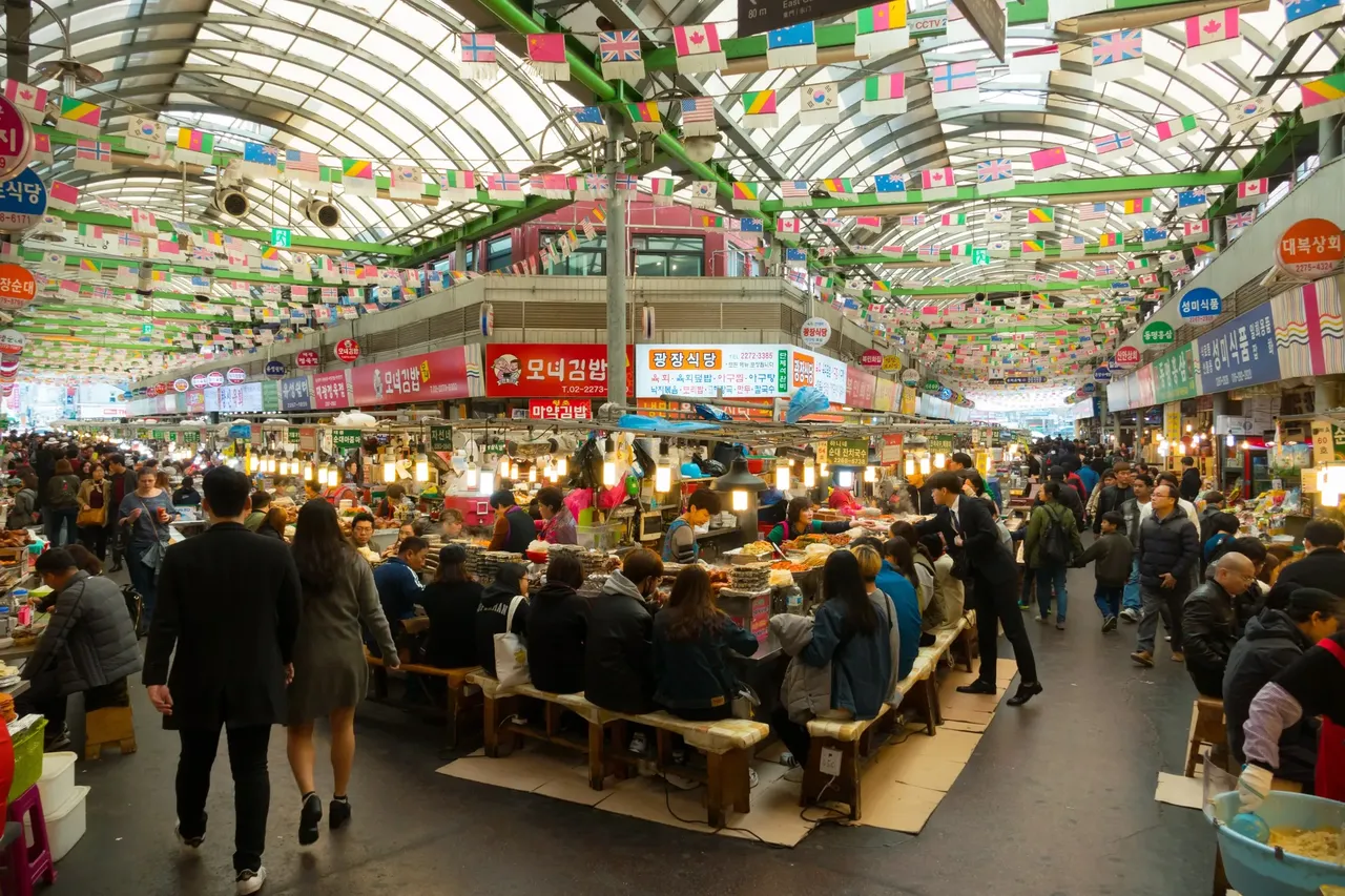 Buy a live octopus at Noryangjin market, and then eat it – StockStudio / Shutterstock Seoul