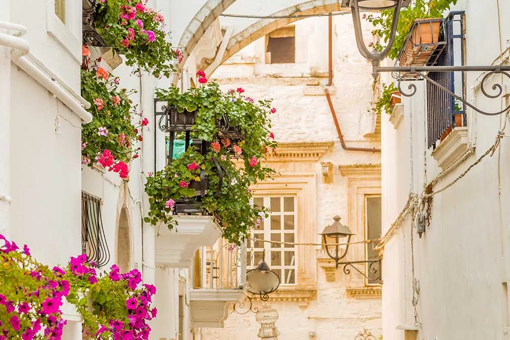 Miasto Locorotondo organizuje coroczny konkurs na najlepiej udekorowany balkon
