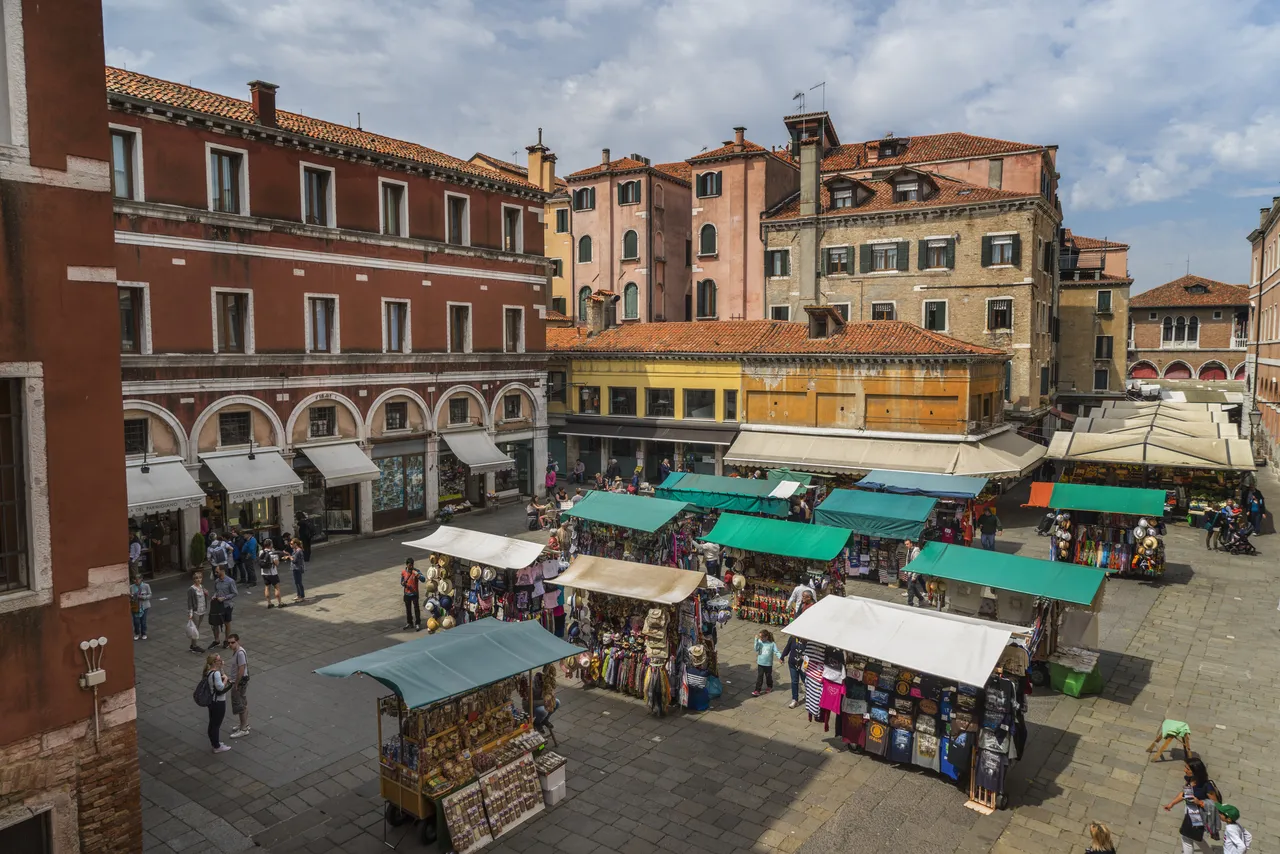 Italy, Veneto, Venezia (Venice) . Rialto Market