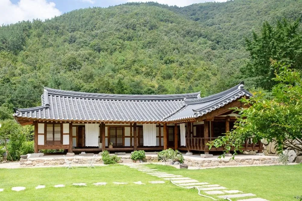 Hanok in the Korean countryside — Shutterstock