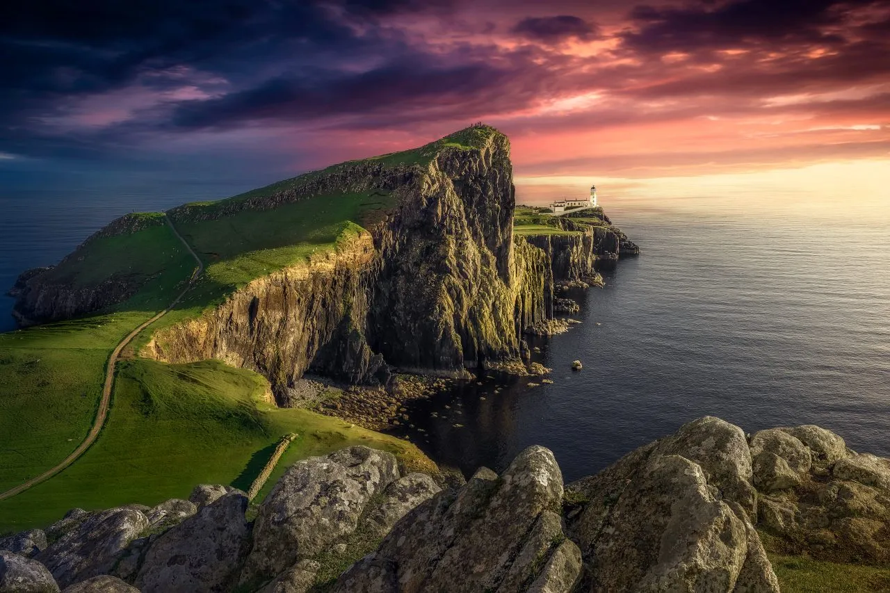 The last sunbeam at Neist Point Lighthouse Isle of Skye (Glendale, Scotland)