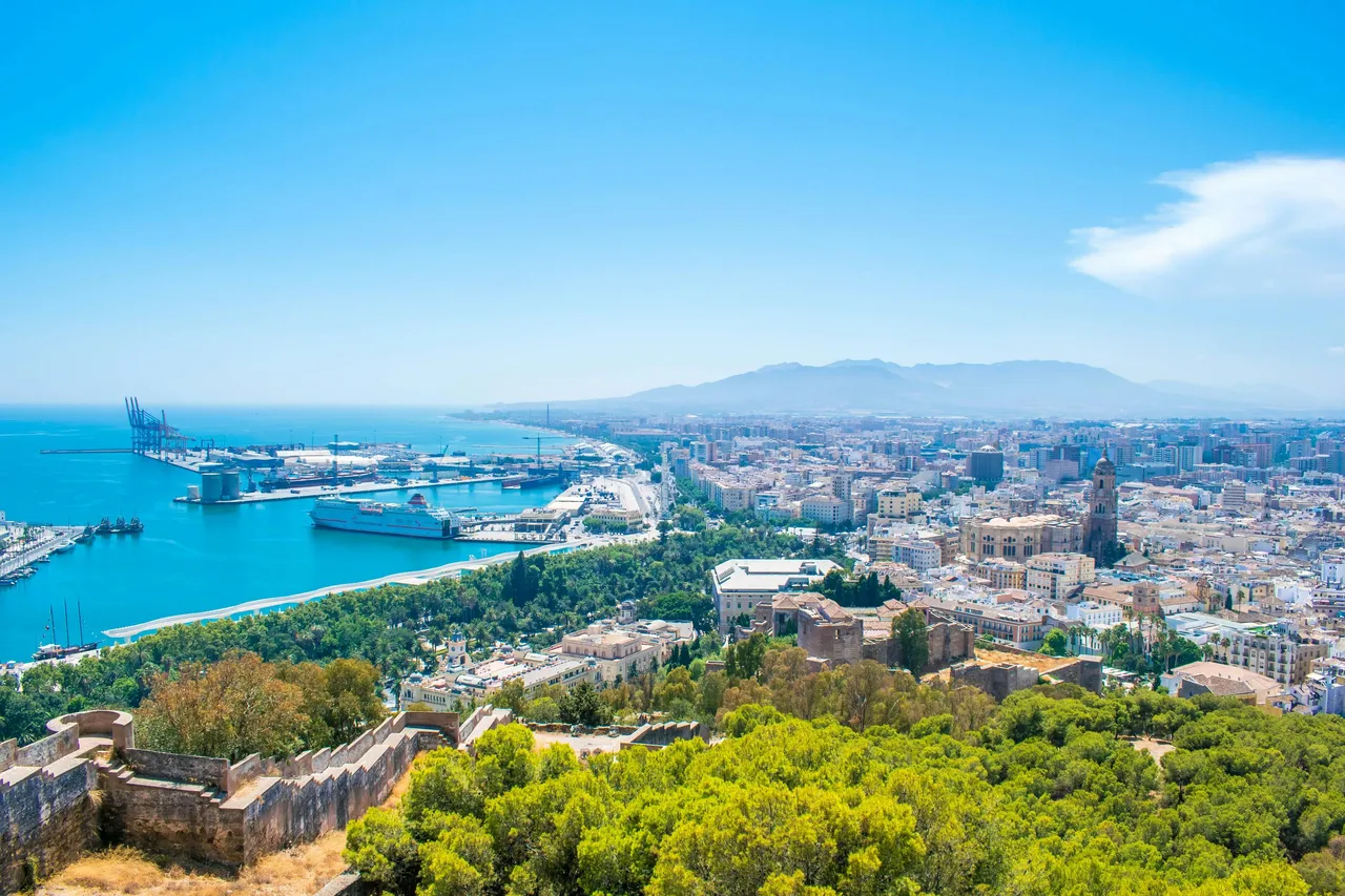 Best Málaga Beaches: A Practical Guide to the City's Coast