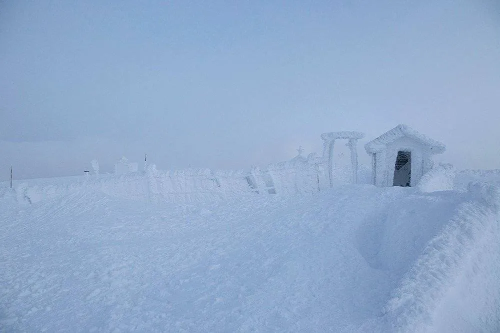 The highest point of mainland Portugal is in Serra da Estrela
