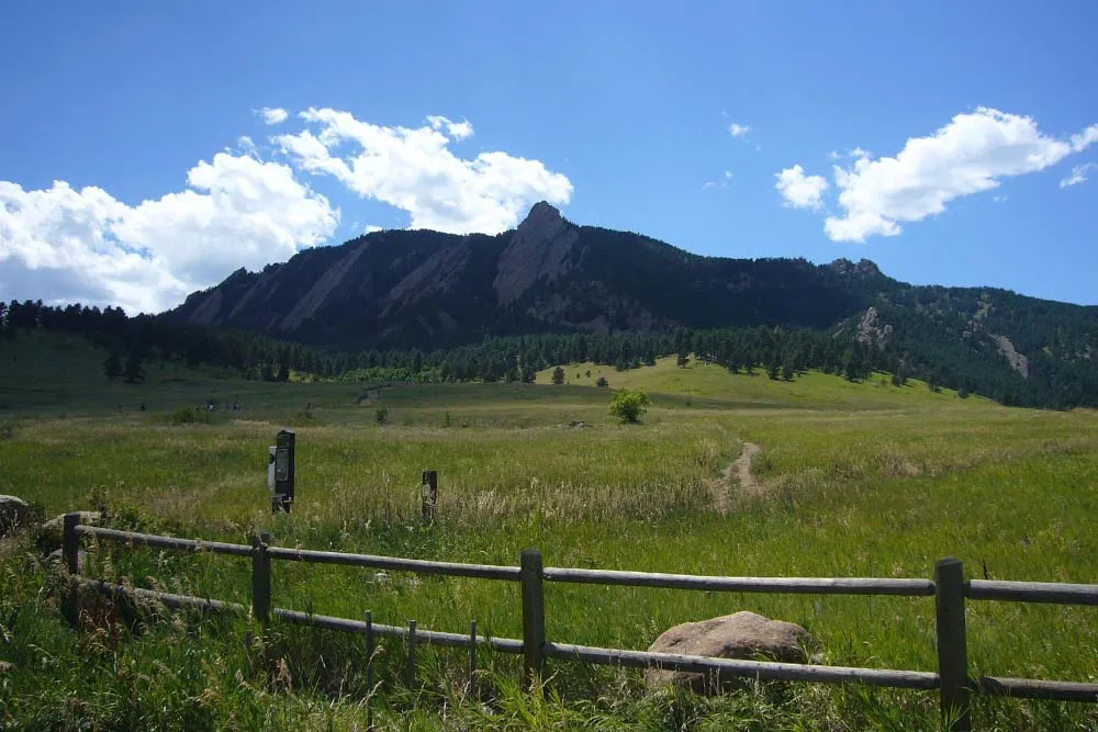 Las Flatirons en un día perfecto en Colorado