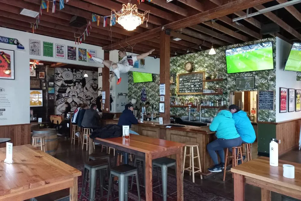 Egy portlandi focibár belseje - David Szmidt