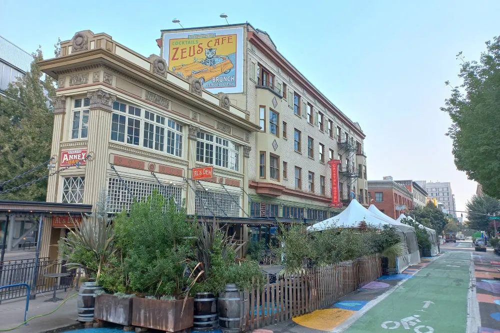 Street view of Zeus Cafe in Portland — David Szmidt