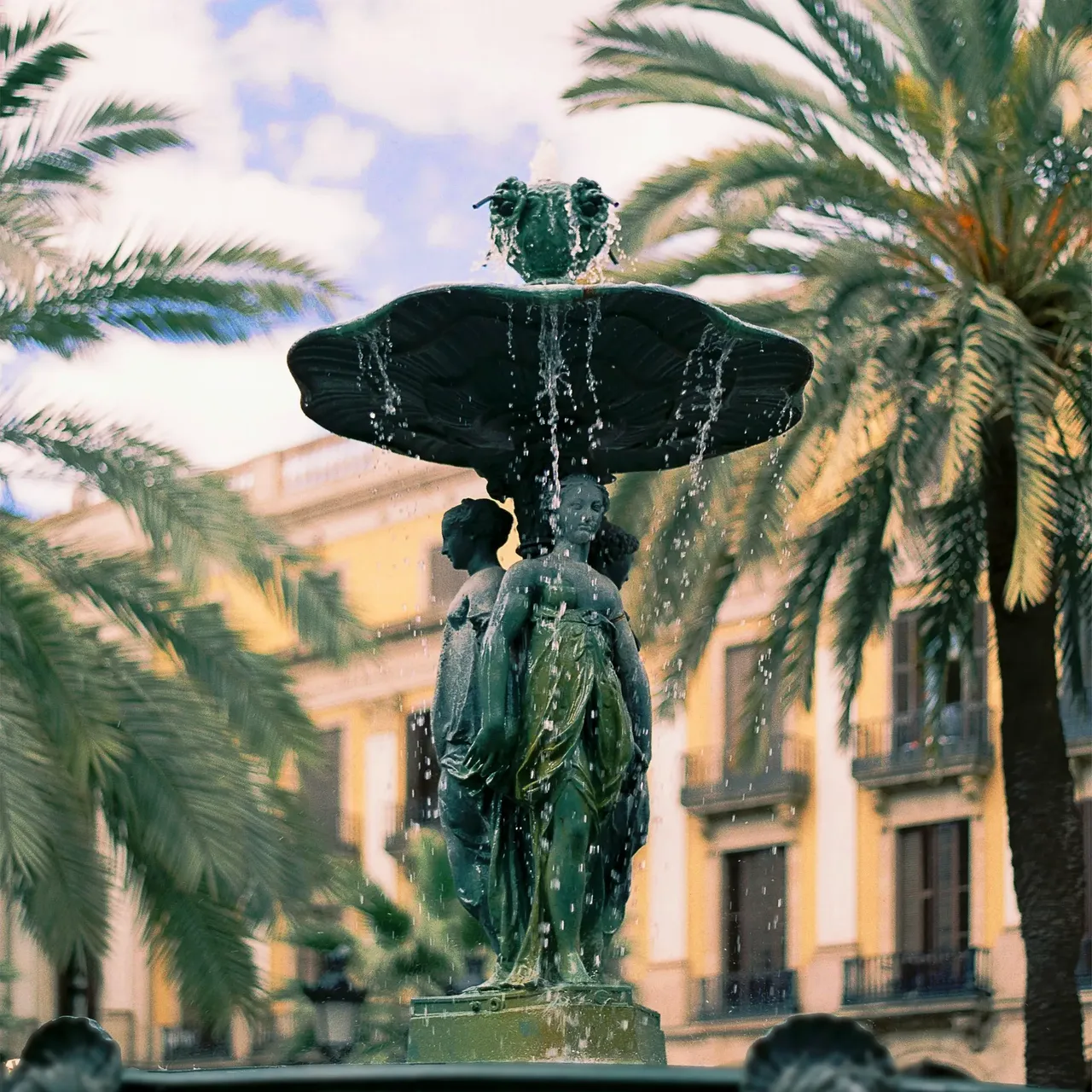 A beautiful statue at the water fountain in Parque de Málaga