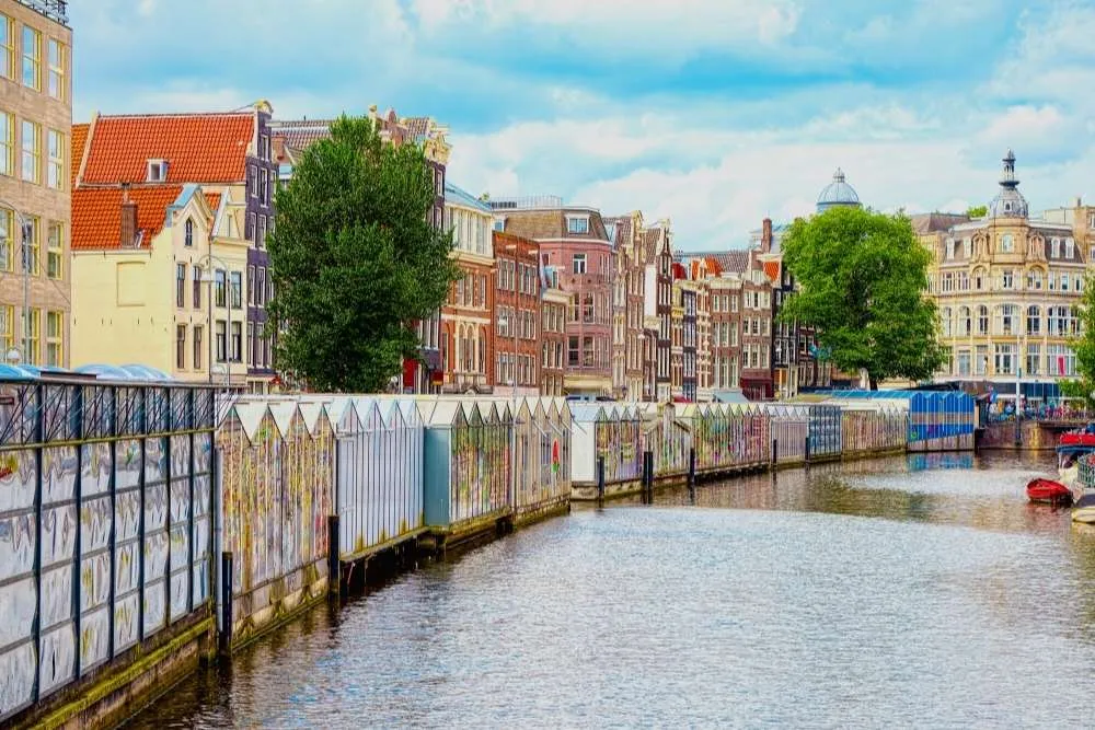 Bloemenmarkt, the floating flower market