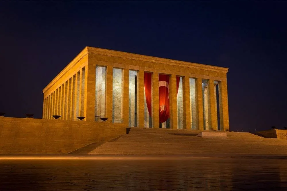 Anıtkabir, Atatürk mauzóleuma éjszaka