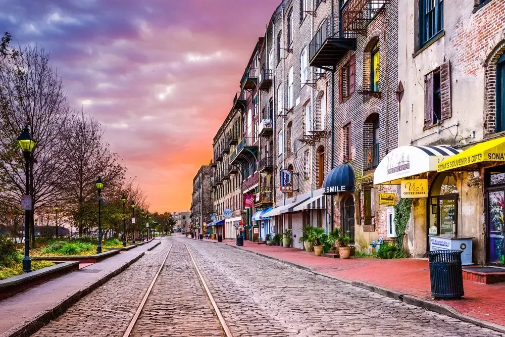 The restaurants and art galleries on River Streets just call for a romantic evening River Street — Sean Pavone / Shutterstock lovers