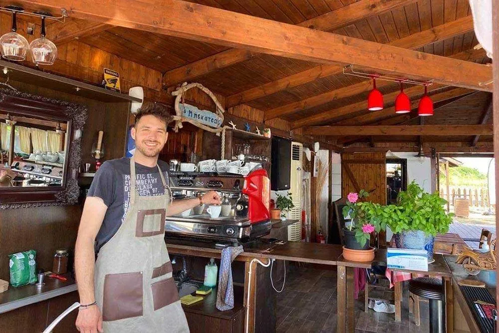 Dimitrisovým oblíbeným místem je jeho domov a jeho taverna na Evii