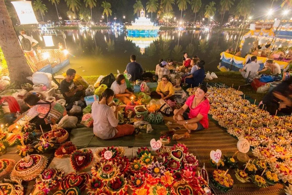 The containers are made of bread of banana leaves to biodegrade in the water eventually — amnat30 / Shutterstock