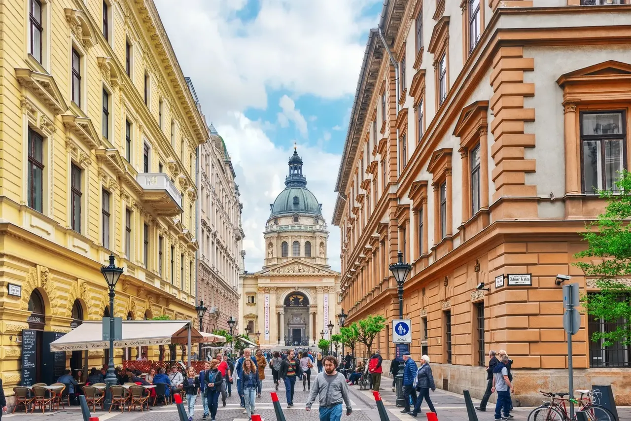 Walking around is one of the easiest way how to explore Budapest’s impressive and unique architecture — V_E / Shutterstock.com Romance, ruins and rebellion: why Budapest is one of Europe’s greatest cities