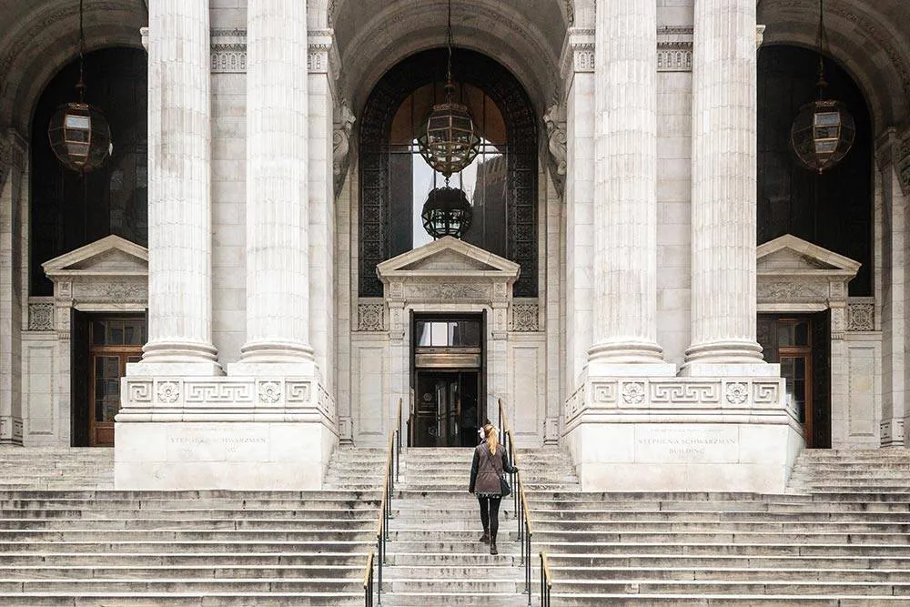 A New York-i Közkönyvtár 125 éves. Jelentős politikai és társadalmi események színhelye, és sok New York-i menedéke