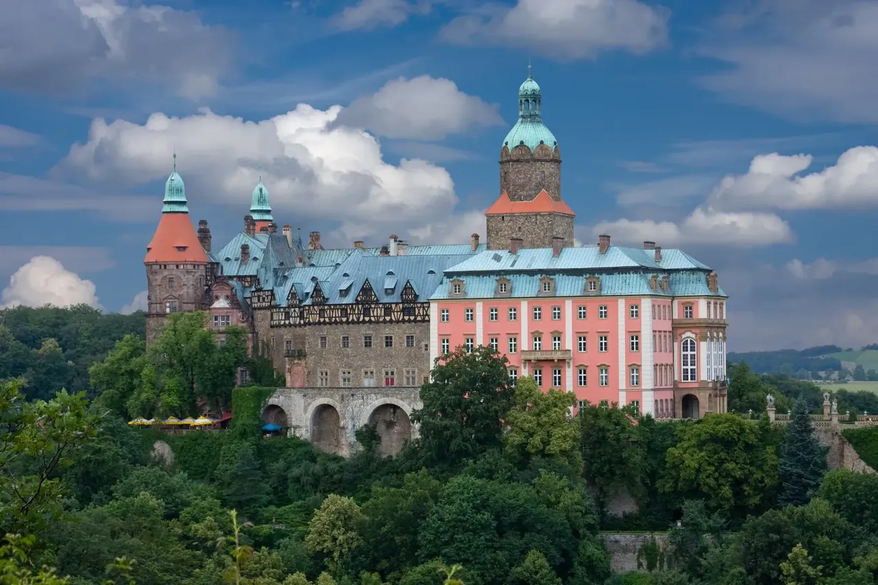 Zamek Książ z dystansu