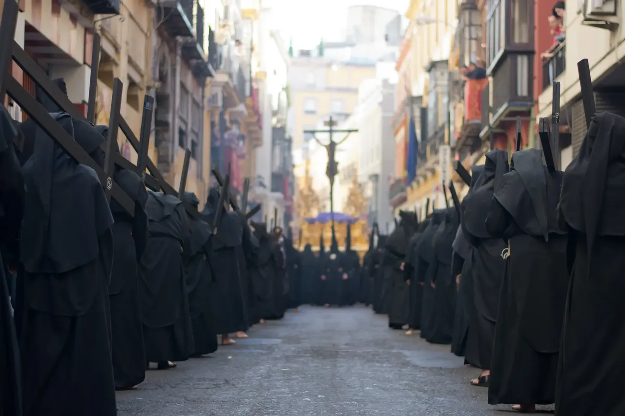 Semana Santa can be a week of solemn processions, but in Turrialba it is spent with the family – Shutterstock Costa Rican