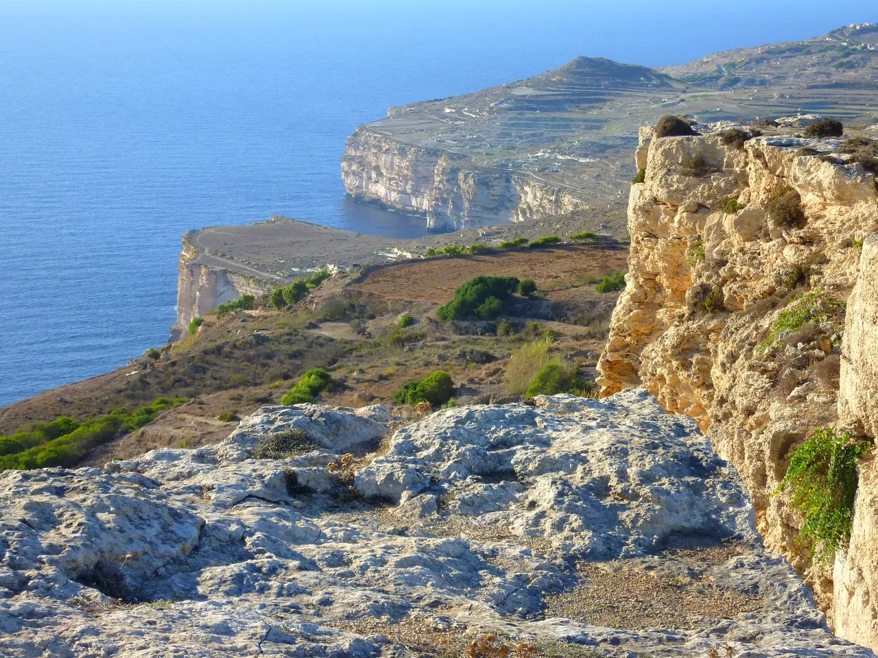 Los acantilados de Dingli en la costa oeste de Malta