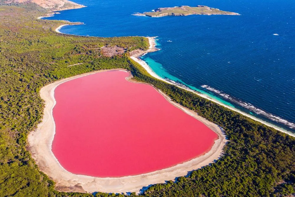 Aerial shot of pink Lake Hillier — Getty Images