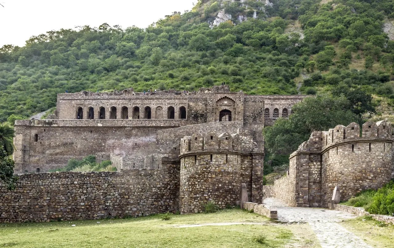 Spirits are said to walk during the night, attempting to continue their lives at the bazaar, and to while away eternity at the Dancers’ Hall — Shutterstock The 7 Most Haunted Places in the World