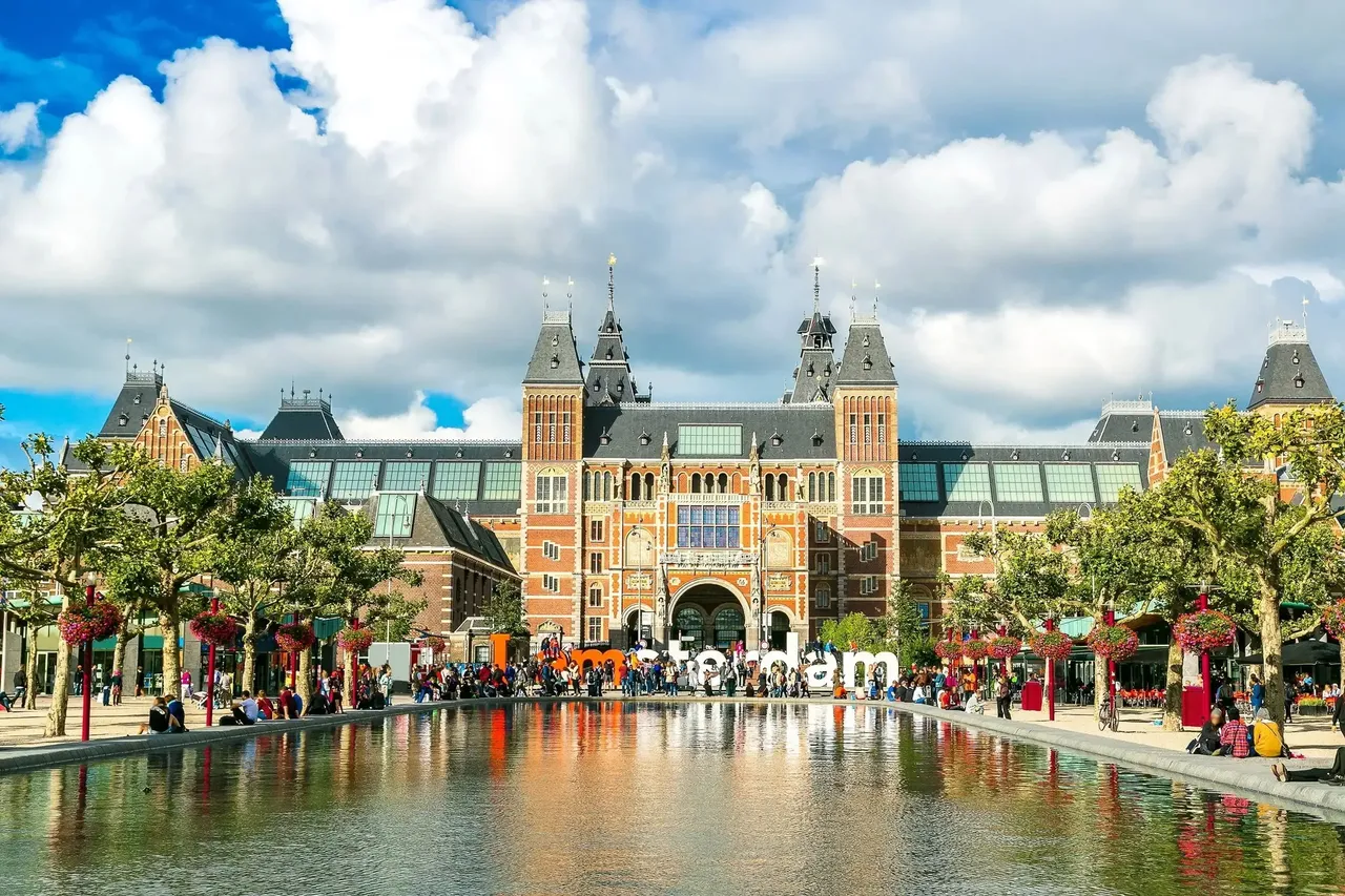 Az amszterdami Rijksmuseum ad otthont a művészet régi mestereinek
