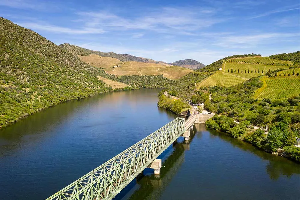 A Linha do Douro útvonal a Douro folyóról kapta a nevét