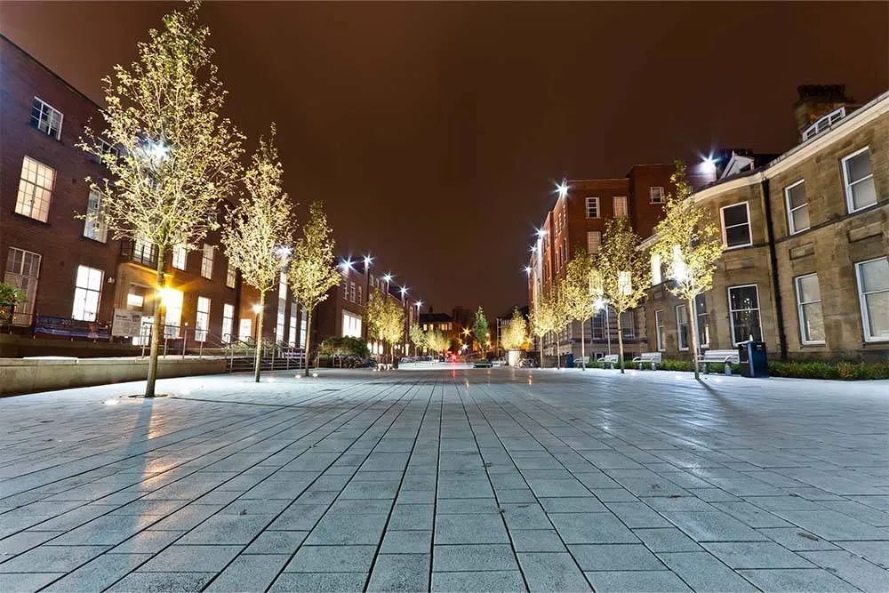 Street outside Leeds University Union at night — Shutterstock