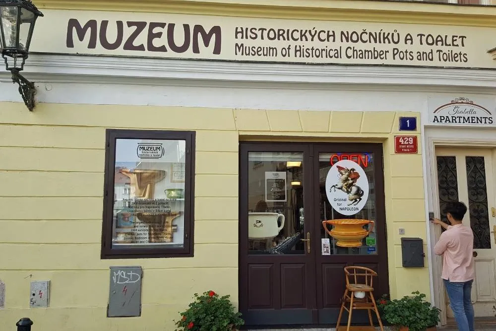 Exterior of the Museum of Historical Chamber Pots and Toilets — Shutterstock
