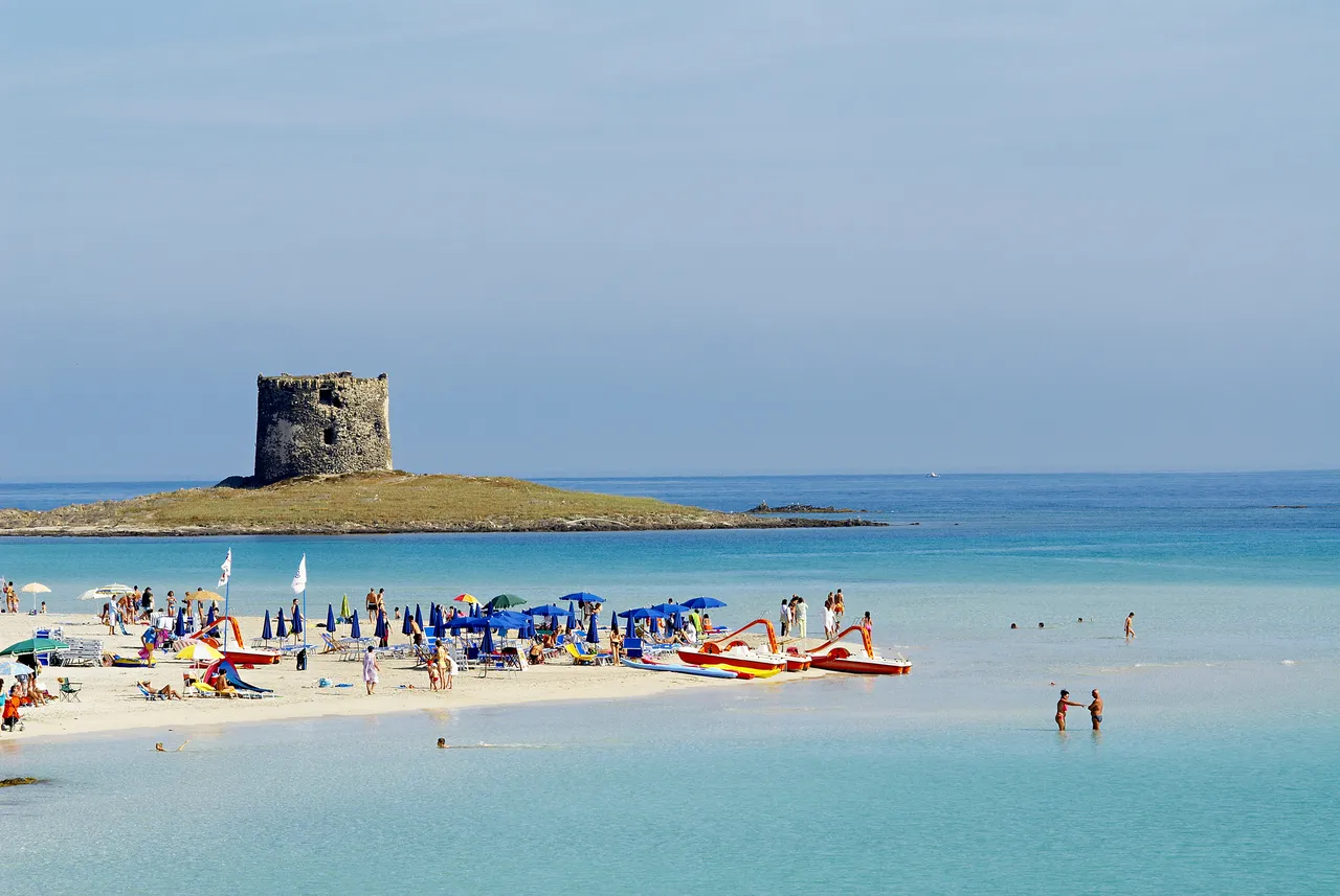 Itálie, Sardinie, provincie Sassari, pláž La Pelosa