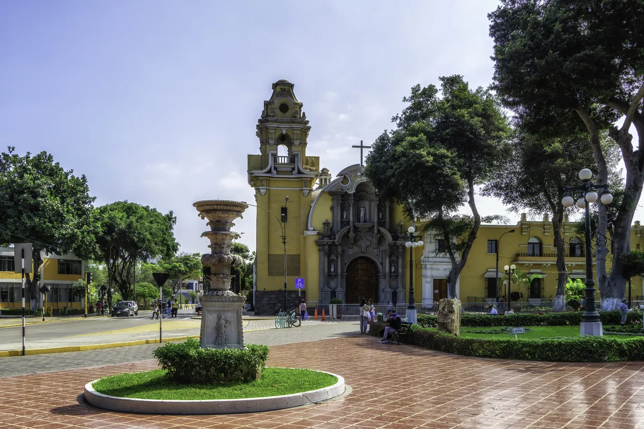 Kościół Najświętszego Krzyża w dzielnicy Barranco w Limie, Peru