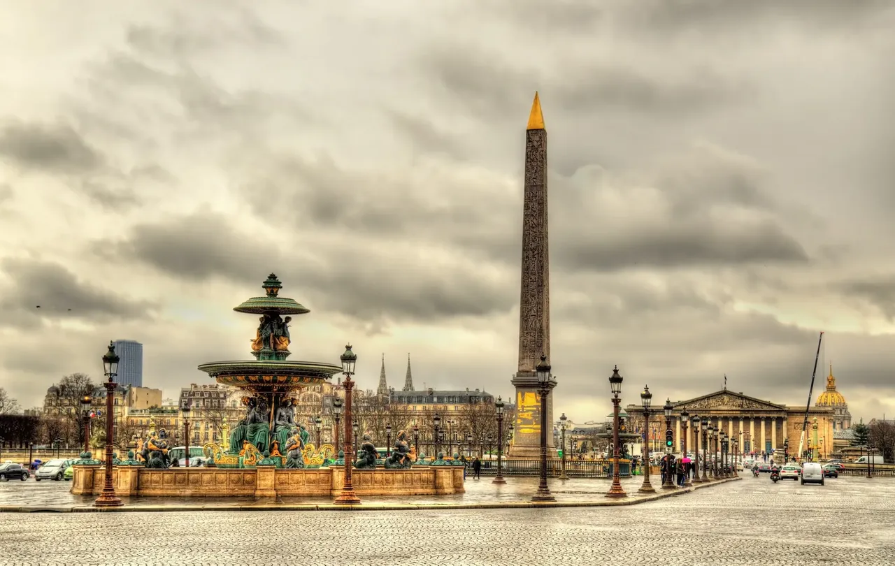 Orwell supposedly lived in a hotel near Place de la Concorde in Paris - Shutterstock Book Lovers