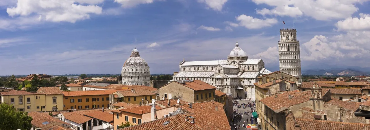 El Baptisterio, el Duomo (Catedral) y la Torre Inclinada (Torre Pendente) desde el Grand Hotel