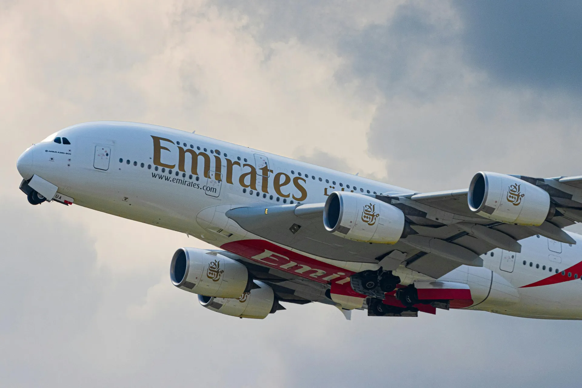 Best Premium Economy Airlines for Comfort, Value, and Long-Haul Travel