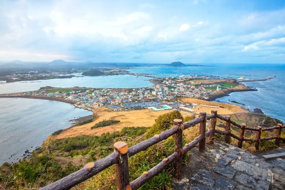 View over Jeju island beach — Shutterstock