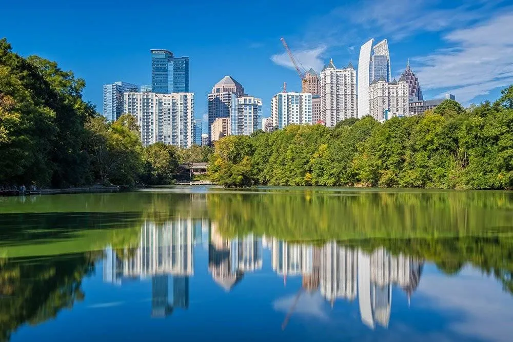 Atlanta látképe a Piedmont Parkból