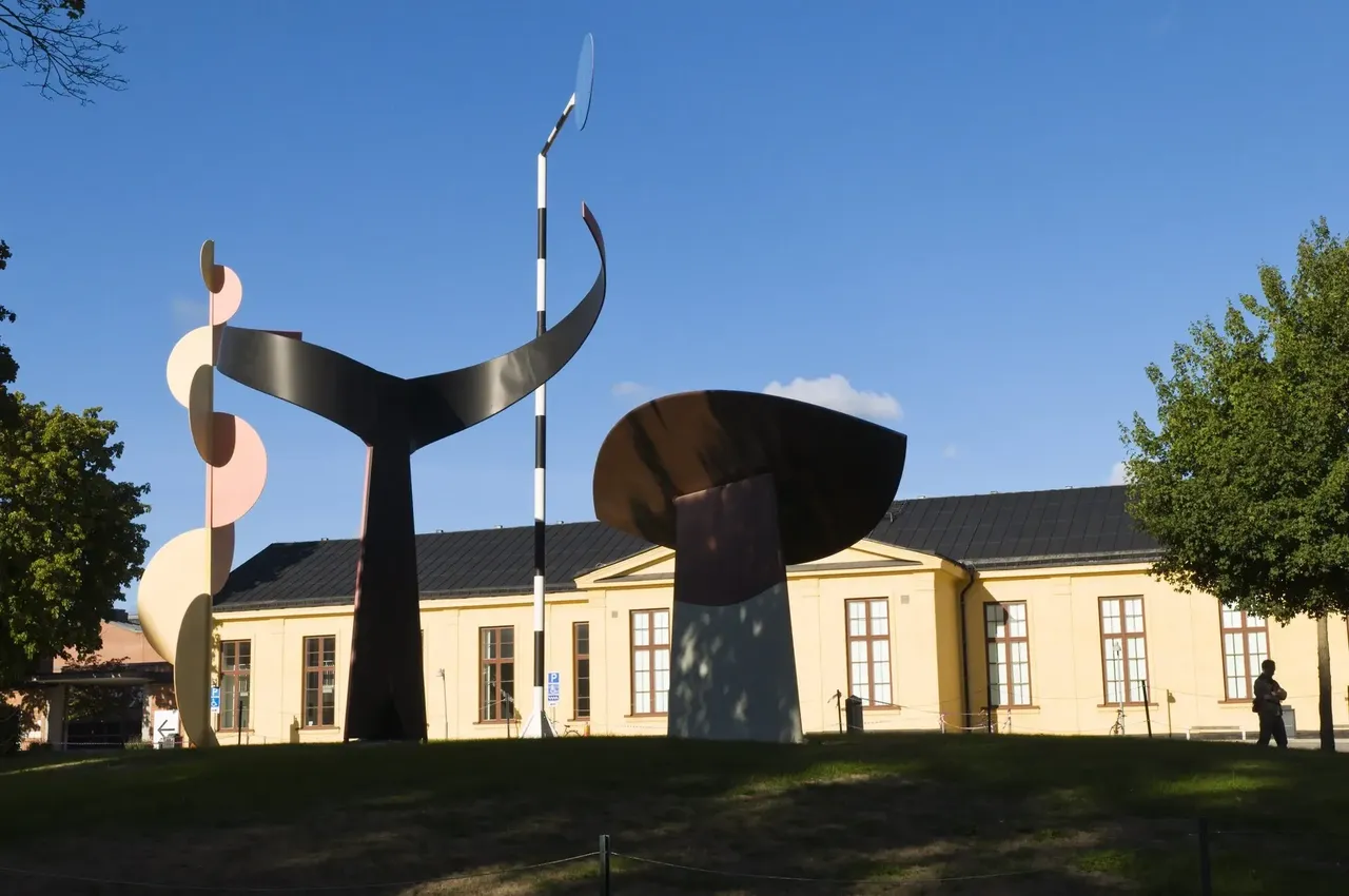Vedere exterioară a Moderna Museet, renumitul Muzeu de Artă Modernă din Stockholm