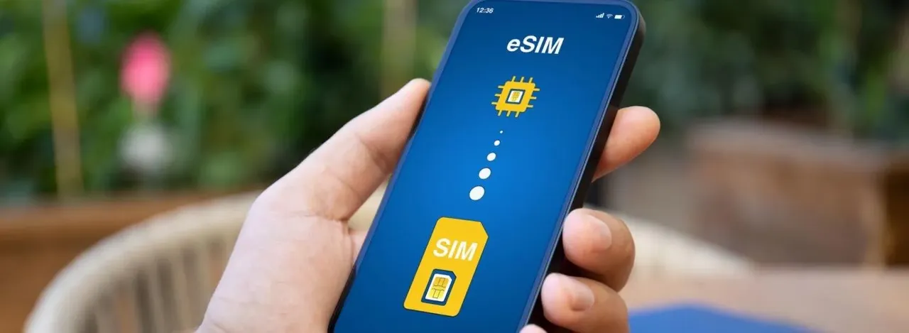 Najlepsi dostawcy kart eSIM dla podróżnych w 2025 roku