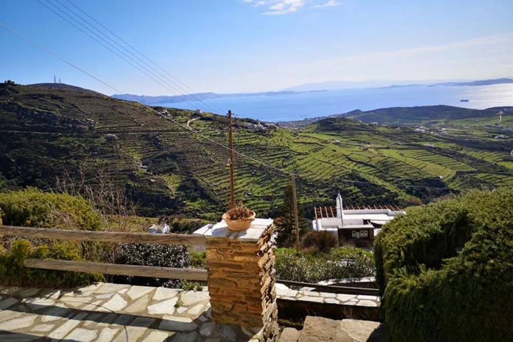 Pohled z Ioannisova domu na ostrově Tinos