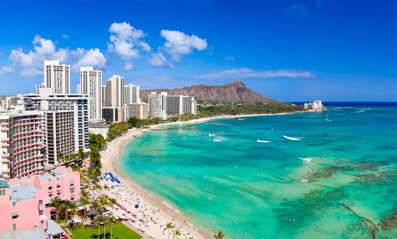 Waikiki Beach and Diamond Head crater in Honolulu, Hawaii