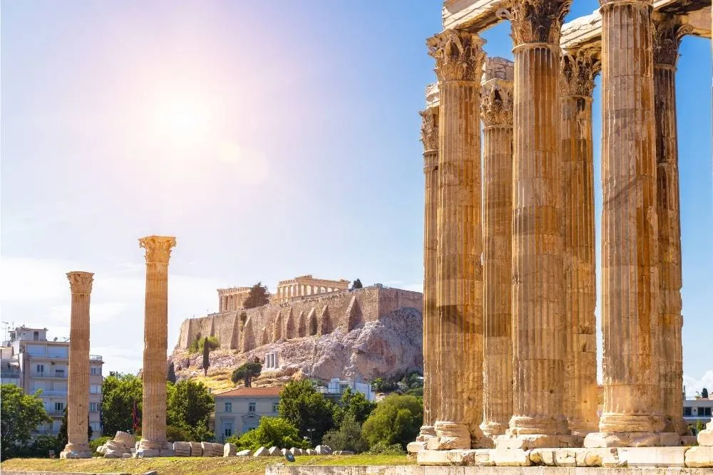 Temple of Zeus with the Acropolis in the background — Shutterstock