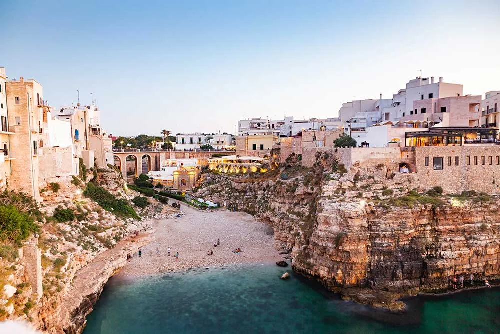 Jednym z najbardziej fotogenicznych włoskich miast jest Polignano a Mare