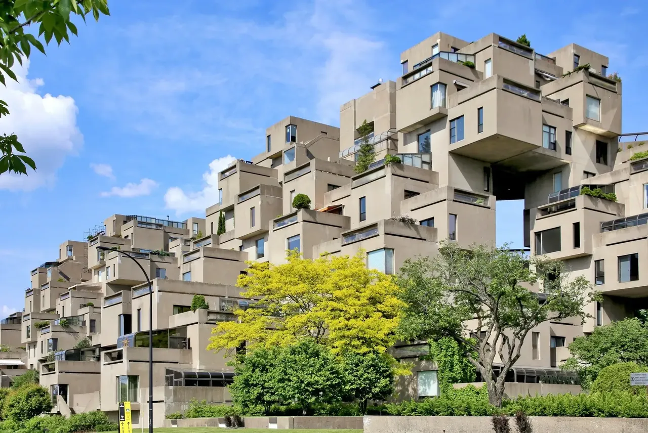 It might look like some kind of dystopian nightmare, but it’s one of Canada’s most loved buildings — Parcours riverain - Ville de Montréal / Flickr 9 amazing buildings you won’t believe actually exist