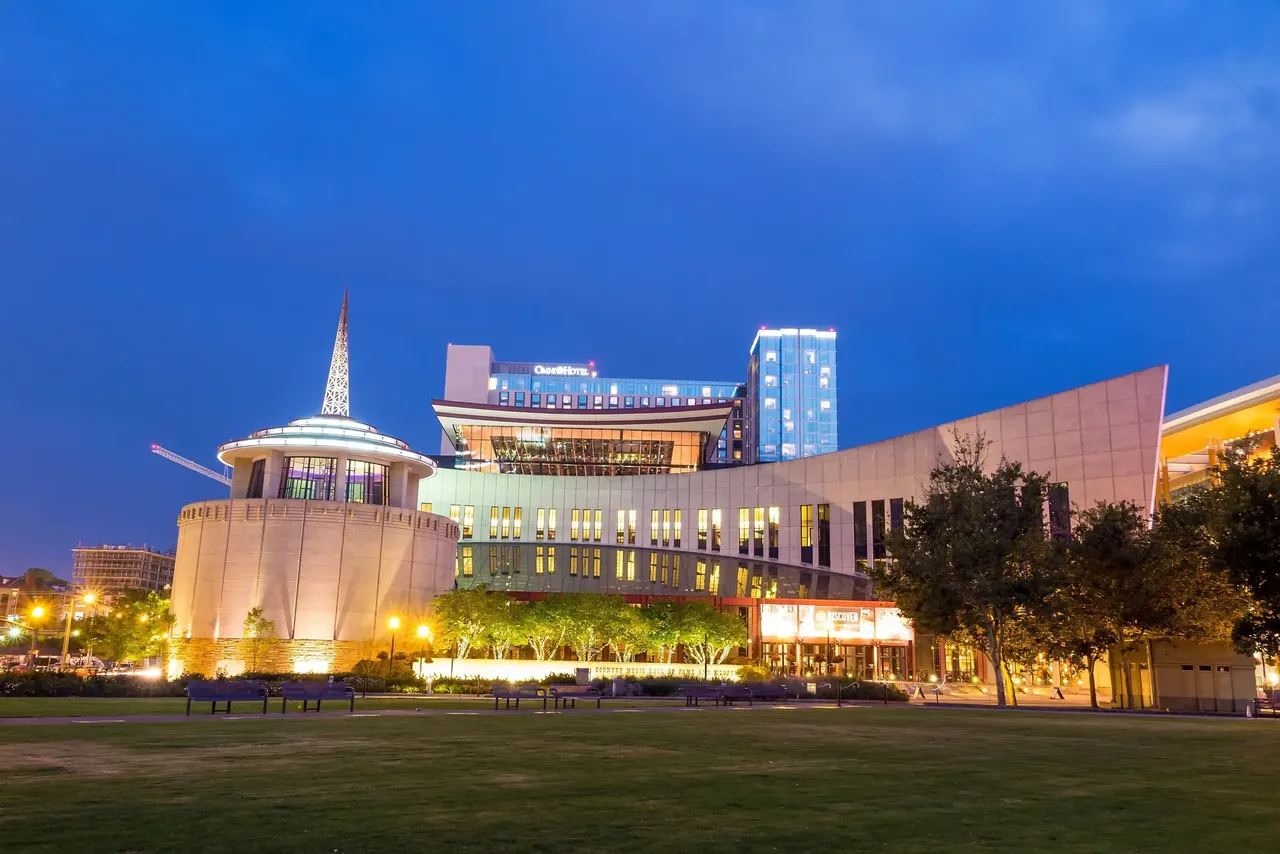 The Country Music Hall of Fame may not be worth $20 when there’s so much live music – f11photo / Shutterstock Nashville
