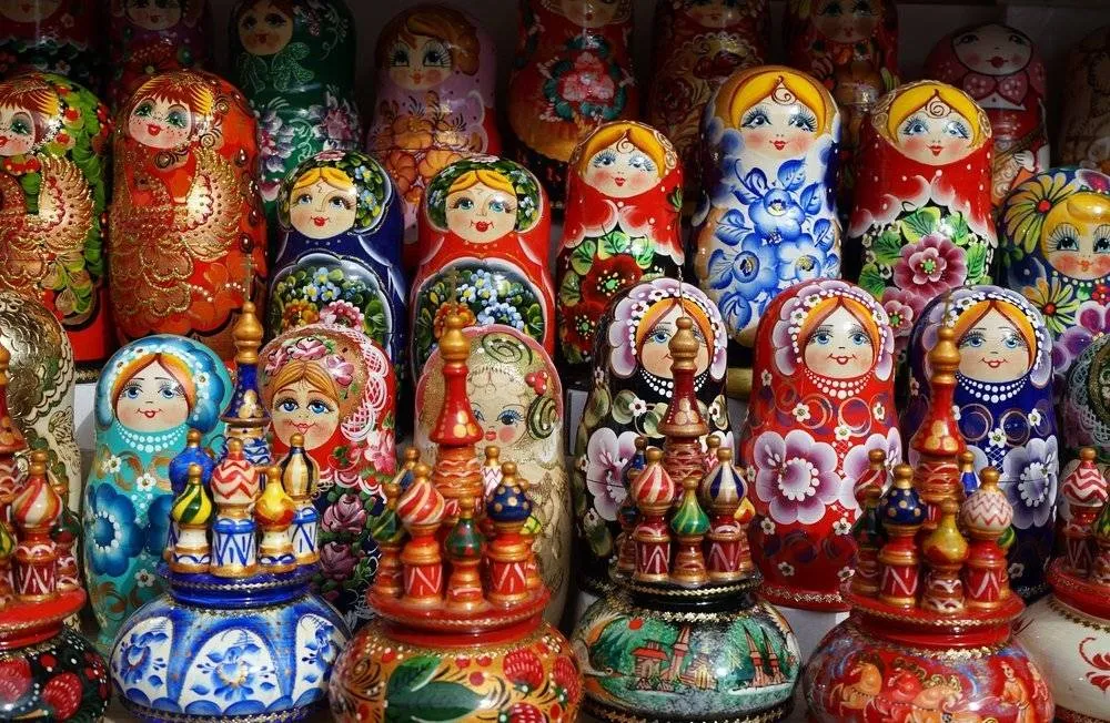 St. Petersburg has 55 official partner cities, as well as unofficial links with 39 more